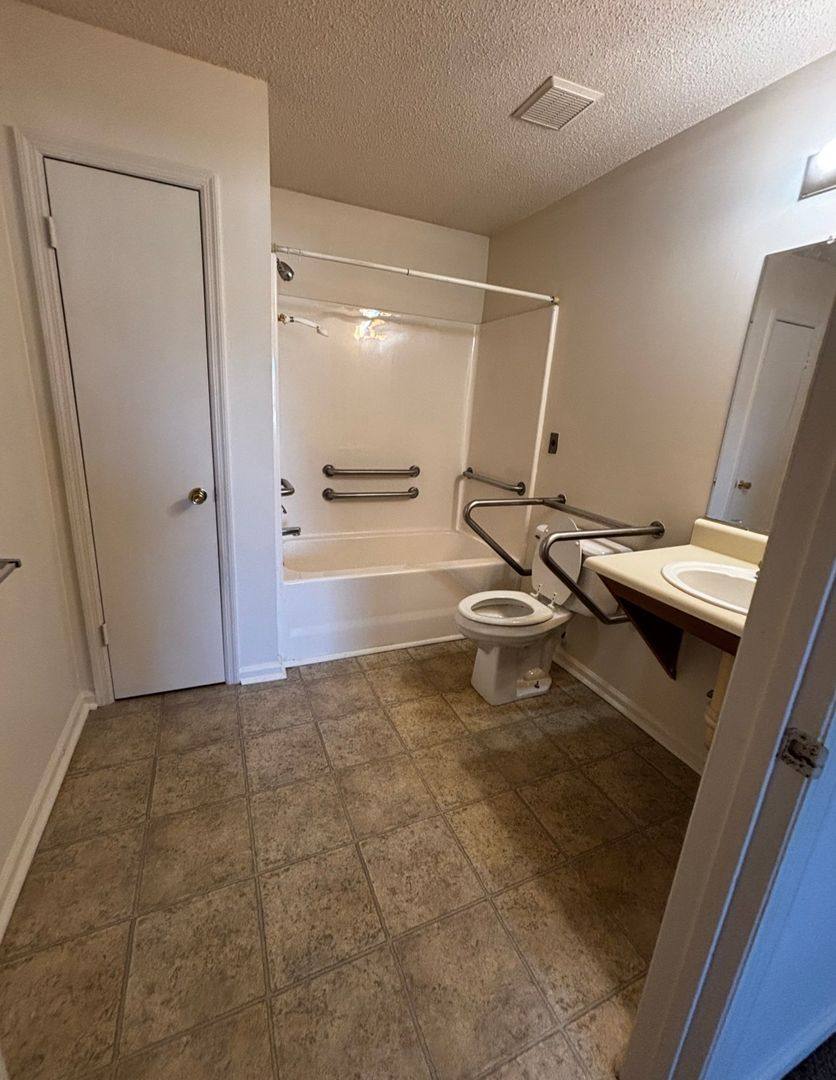 Apartment for rent at 1601 W Elm St, Athens, AL 35611