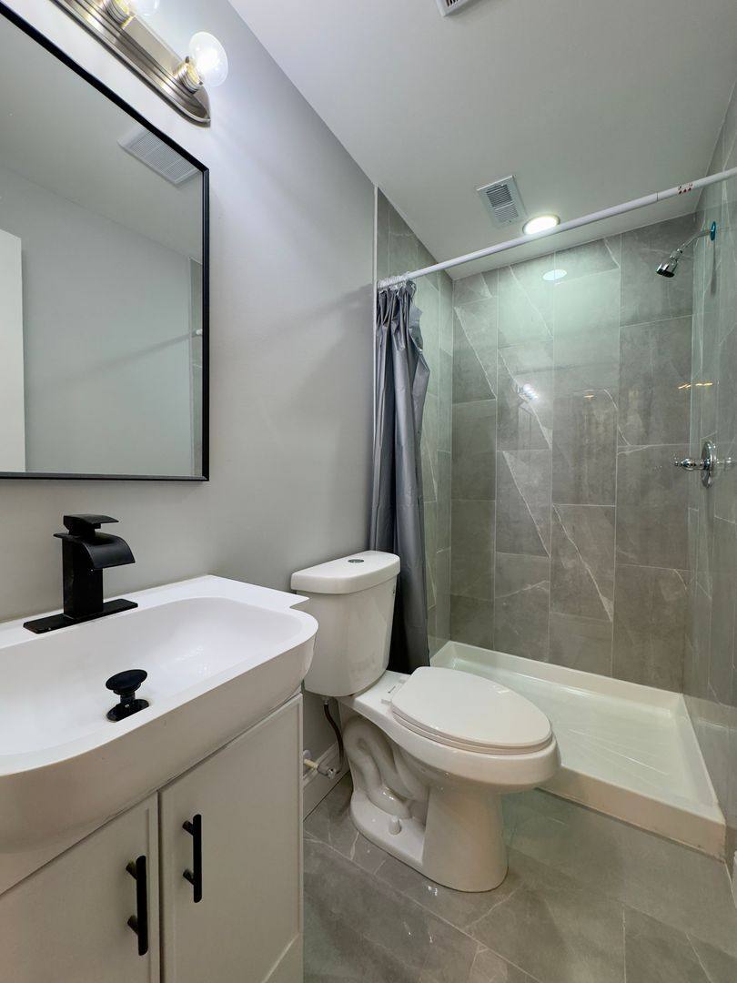 Townhouse for rent at 115 S Eaton St, Baltimore, MD 21224