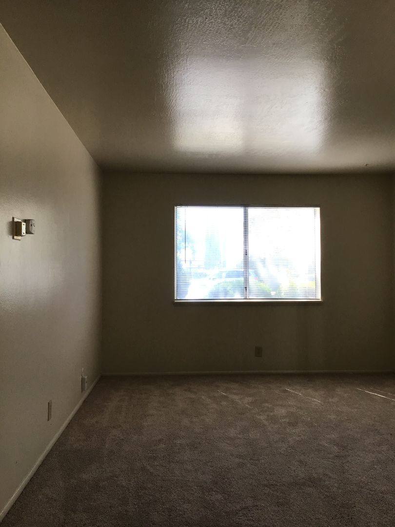 Apartment for rent at 1027 F St, Marysville, CA 95901