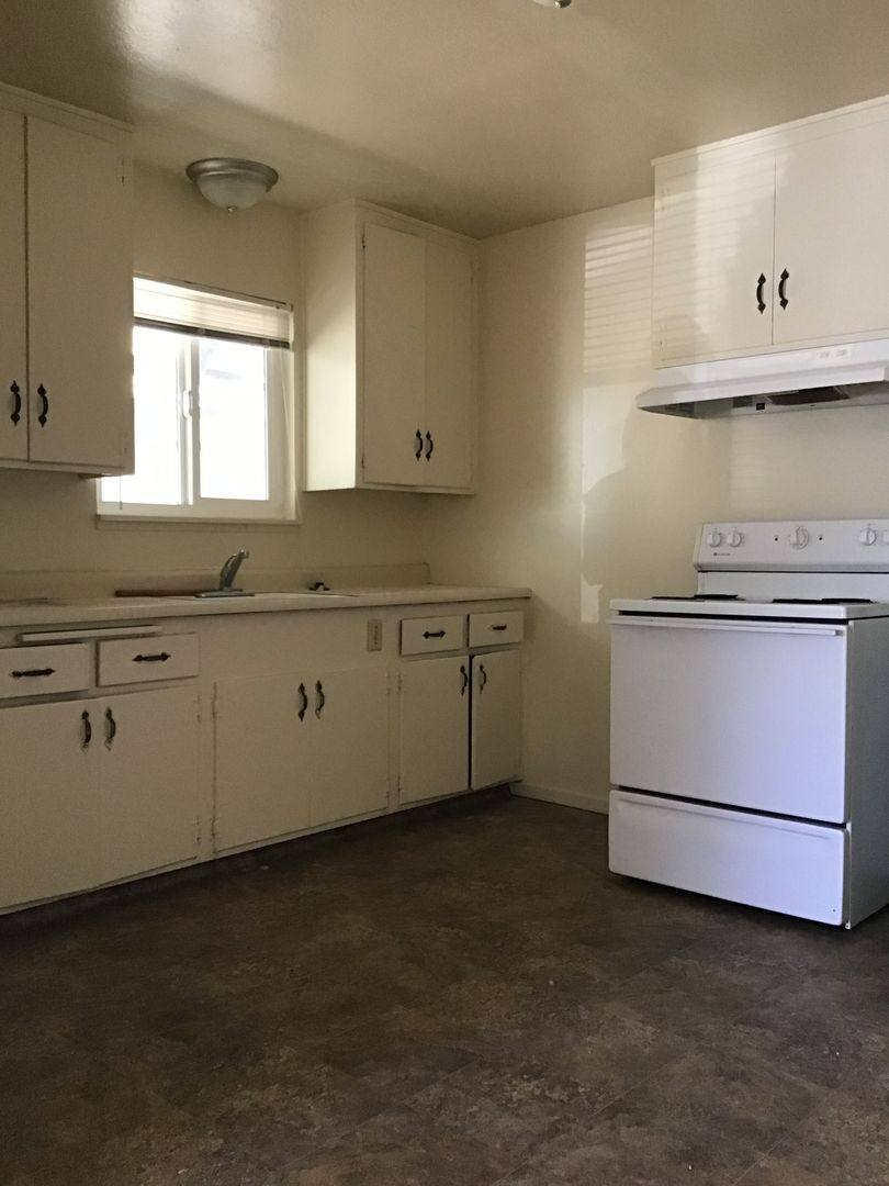 Apartment for rent at 1027 F St, Marysville, CA 95901