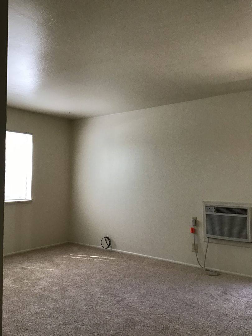 Apartment for rent at 1027 F St, Marysville, CA 95901