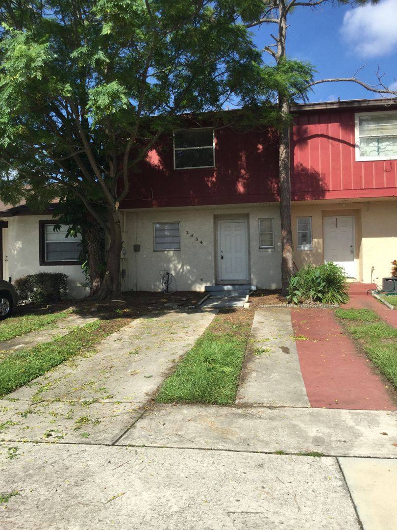 Townhouse for rent at 2454 Rio Pinar Lakes Blvd, Orlando, FL 32822