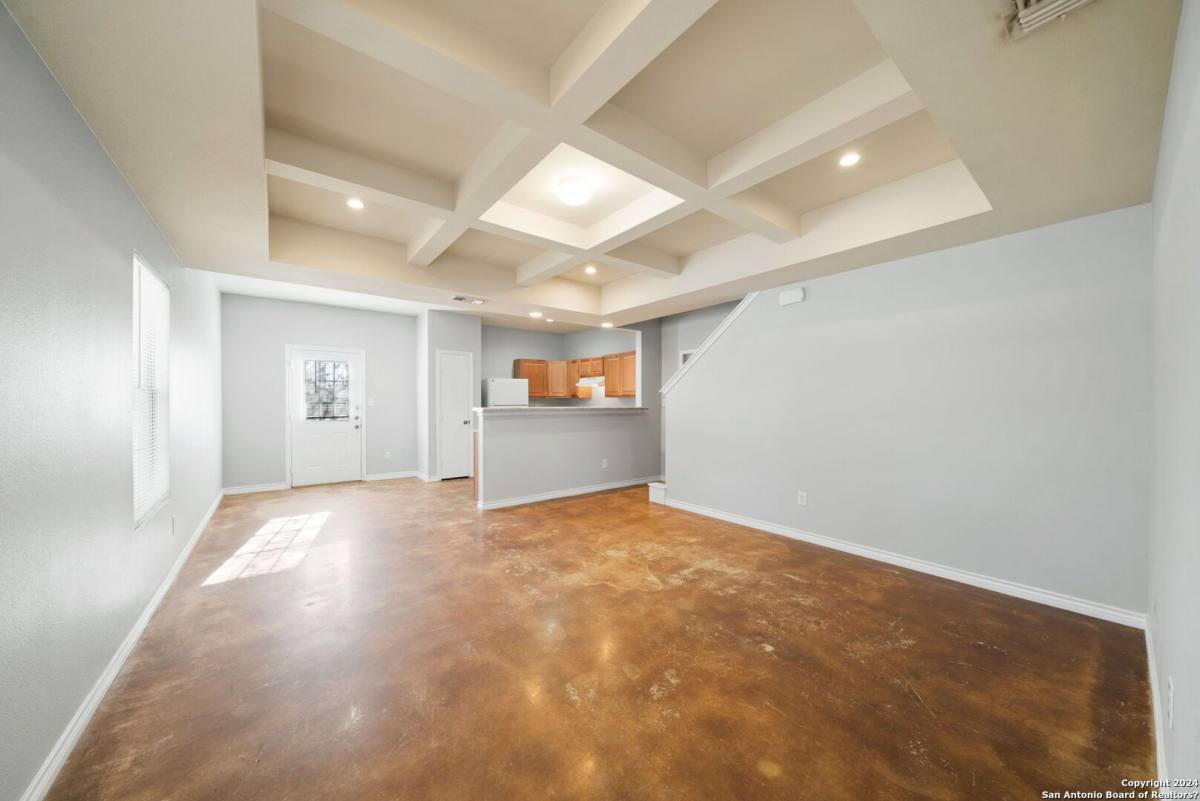 Townhouse for rent at 6410 Summit Oak, San Antonio, TX 78229