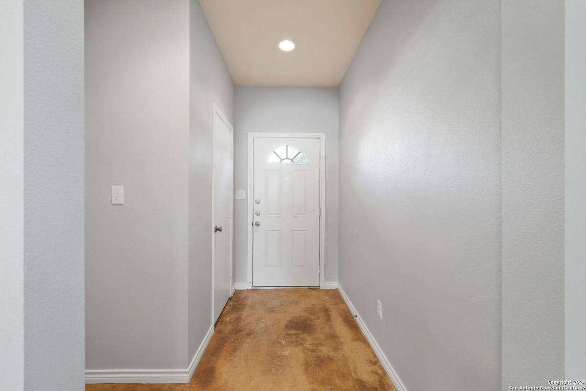 Townhouse for rent at 6410 Summit Oak, San Antonio, TX 78229
