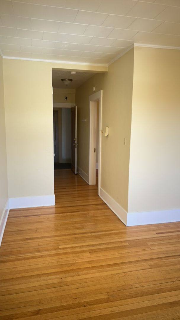Apartment for rent at 38 N Oakdale Ave, Medford, OR 97501