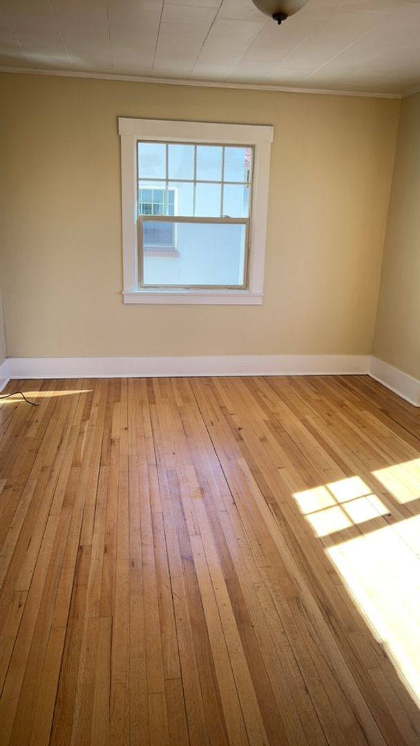 Apartment for rent at 38 N Oakdale Ave, Medford, OR 97501