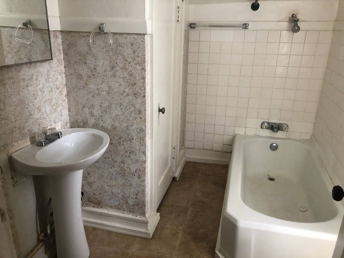Apartment for rent at 106 N Houston St #6, Athens, AL 35611