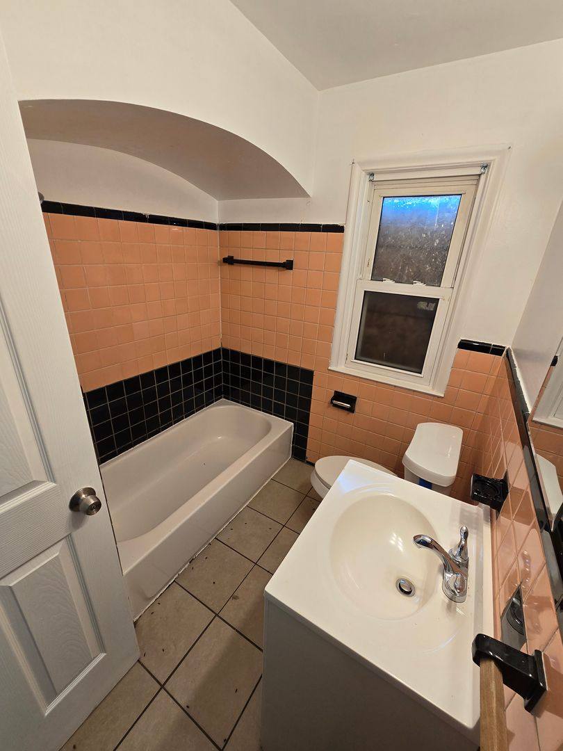 House for rent at 11620 Rossiter St, Detroit, MI 48224