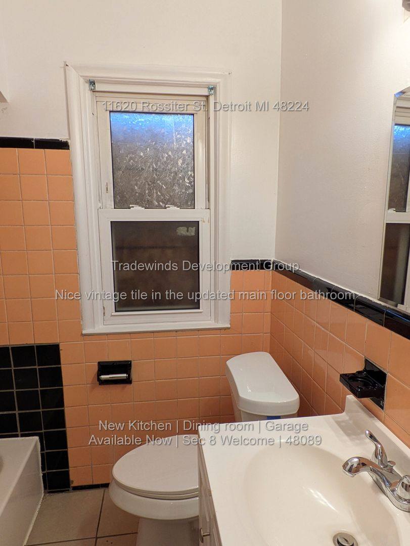 House for rent at 11620 Rossiter St, Detroit, MI 48224