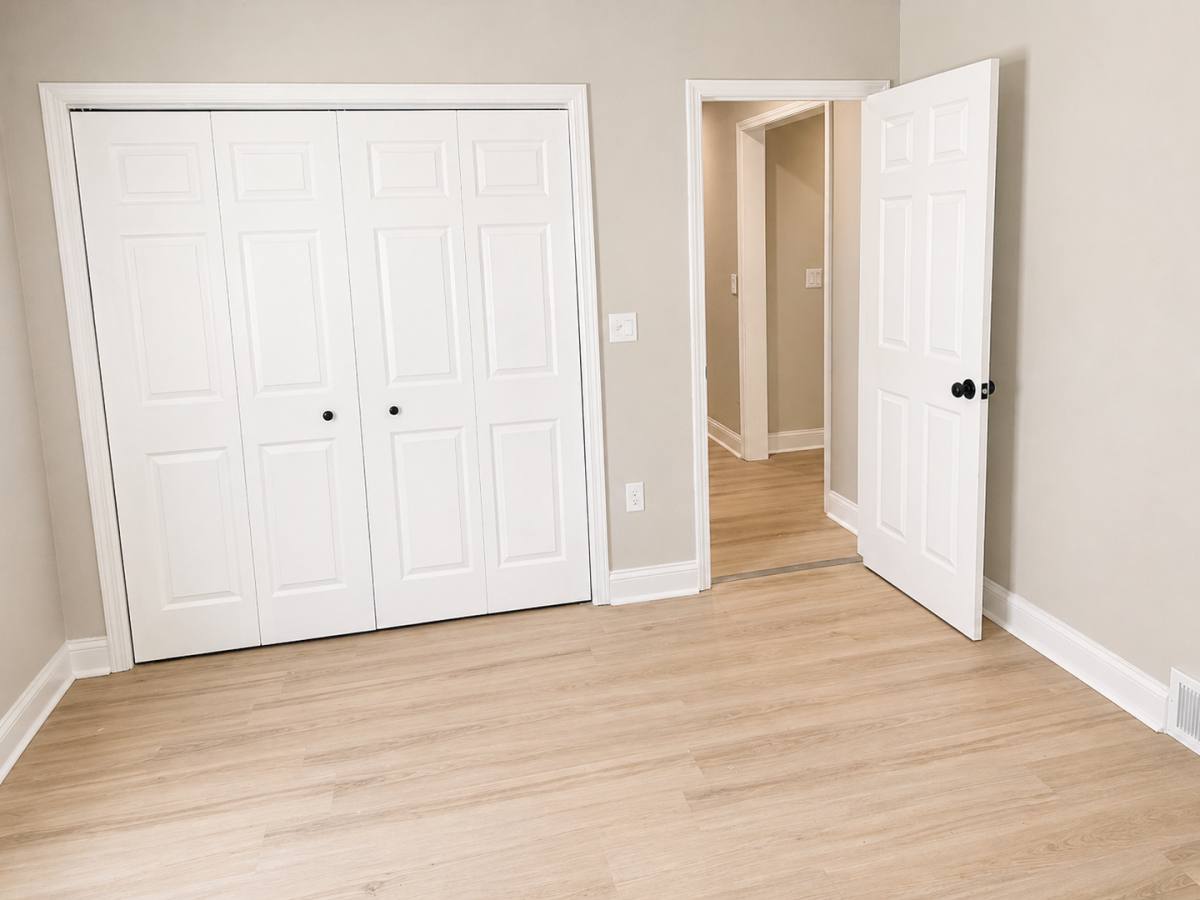 Apartment for rent at 1524 E 51st St, Kansas City, MO 64110