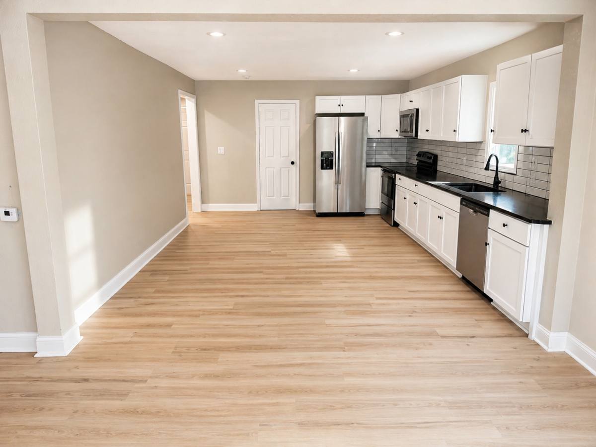 Apartment for rent at 1524 E 51st St, Kansas City, MO 64110