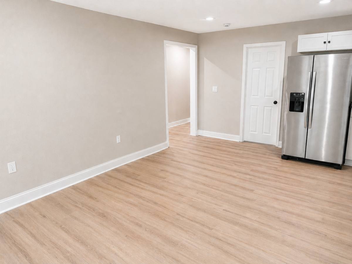 Apartment for rent at 1524 E 51st St, Kansas City, MO 64110