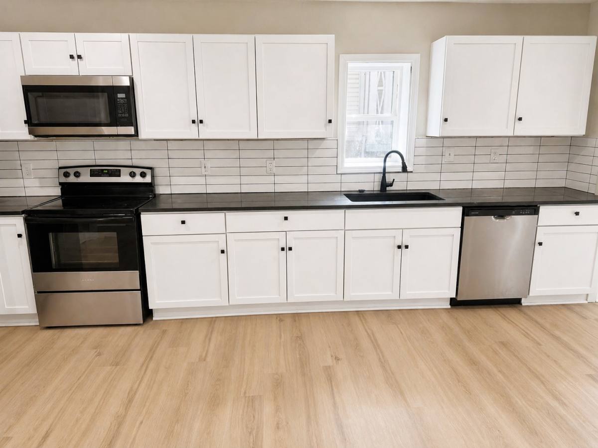 Apartment for rent at 1524 E 51st St, Kansas City, MO 64110