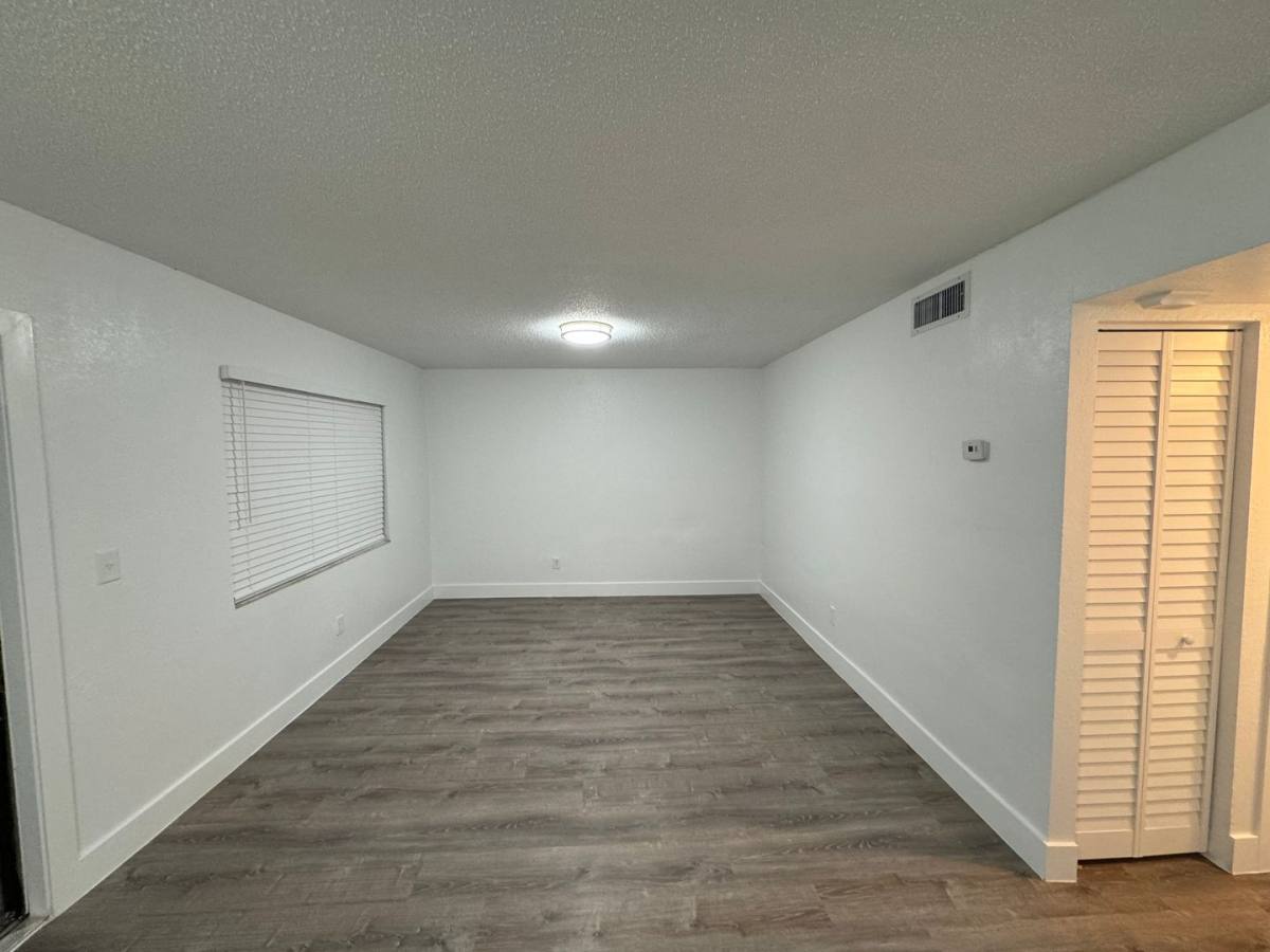 Apartment for rent at 2910 Pierce St, Hollywood, FL 33020