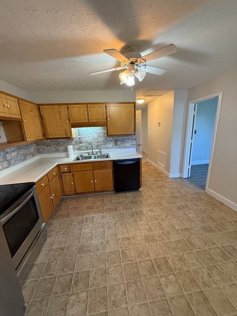 Apartment for rent at 264 Peterson Ave, Auburn, KY 42206