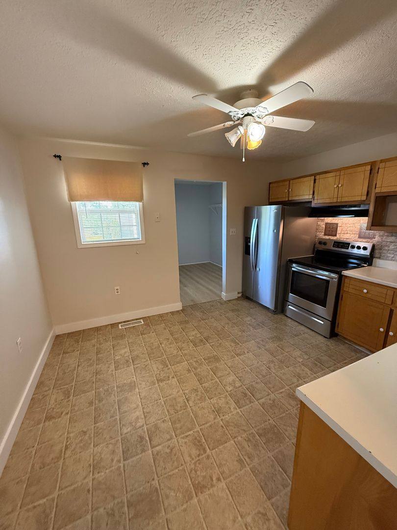 Apartment for rent at 264 Peterson Ave, Auburn, KY 42206