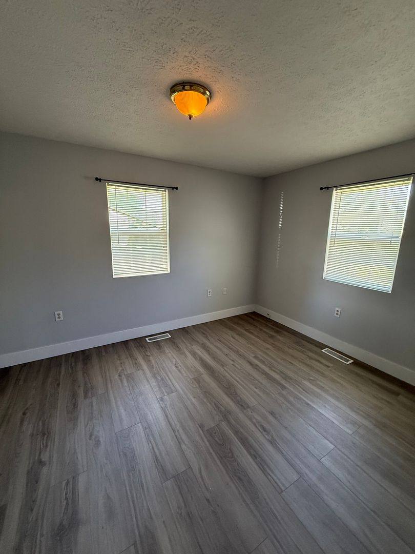 Apartment for rent at 264 Peterson Ave, Auburn, KY 42206