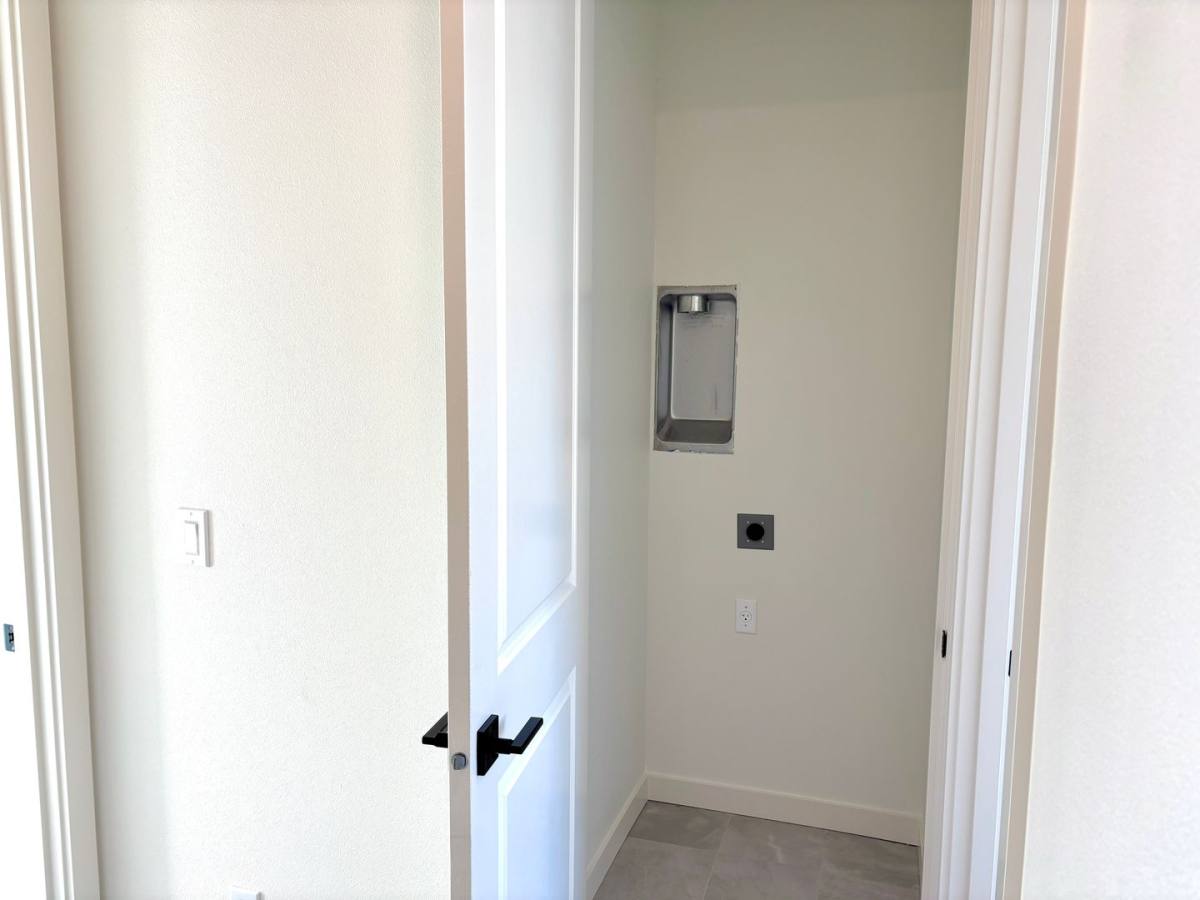 Townhouse for rent at 7582 N Alma Ave, Portland, OR 97203
