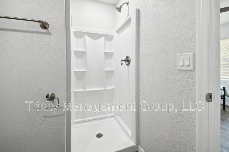 House for rent at 1051 Dogwood Dr #ROOM 1, Dunedin, FL 34698