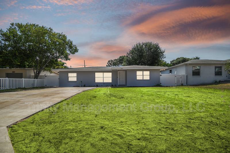 House for rent at 1051 Dogwood Dr #ROOM 1, Dunedin, FL 34698