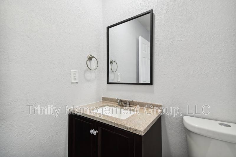 House for rent at 1051 Dogwood Dr #ROOM 1, Dunedin, FL 34698