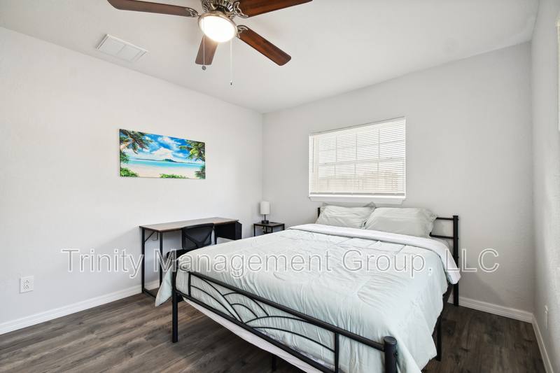 House for rent at 1051 Dogwood Dr #ROOM 1, Dunedin, FL 34698