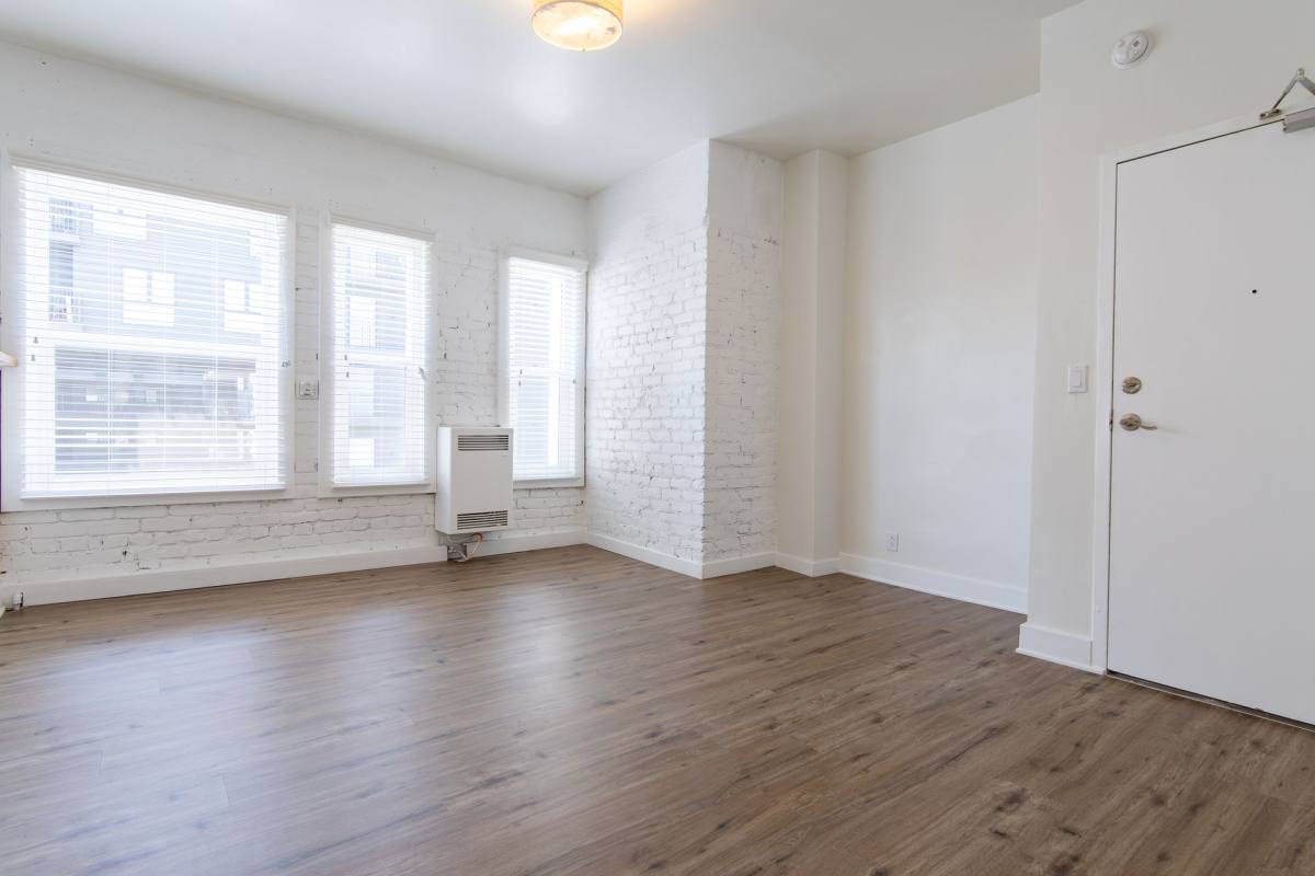 Apartment for rent at 260 S Mariposa, Los Angeles, CA 90004