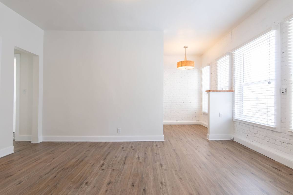 Apartment for rent at 260 S Mariposa, Los Angeles, CA 90004