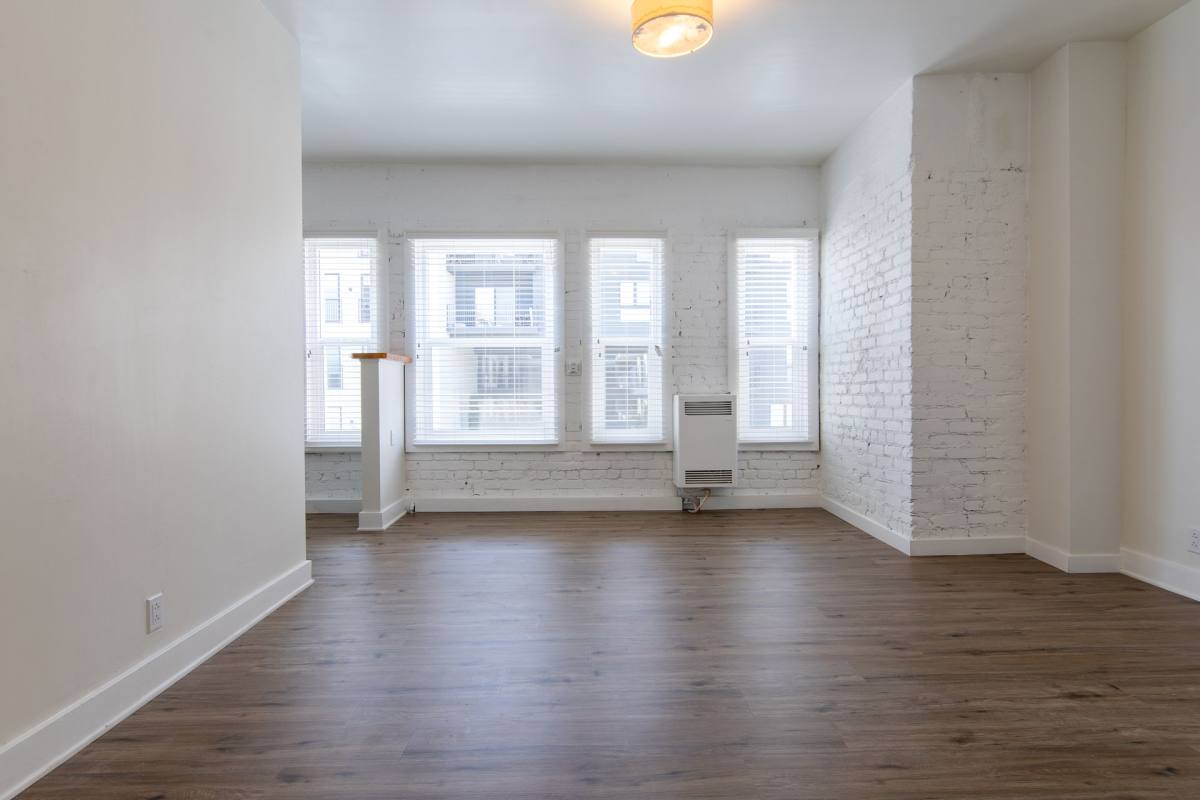 Apartment for rent at 260 S Mariposa, Los Angeles, CA 90004