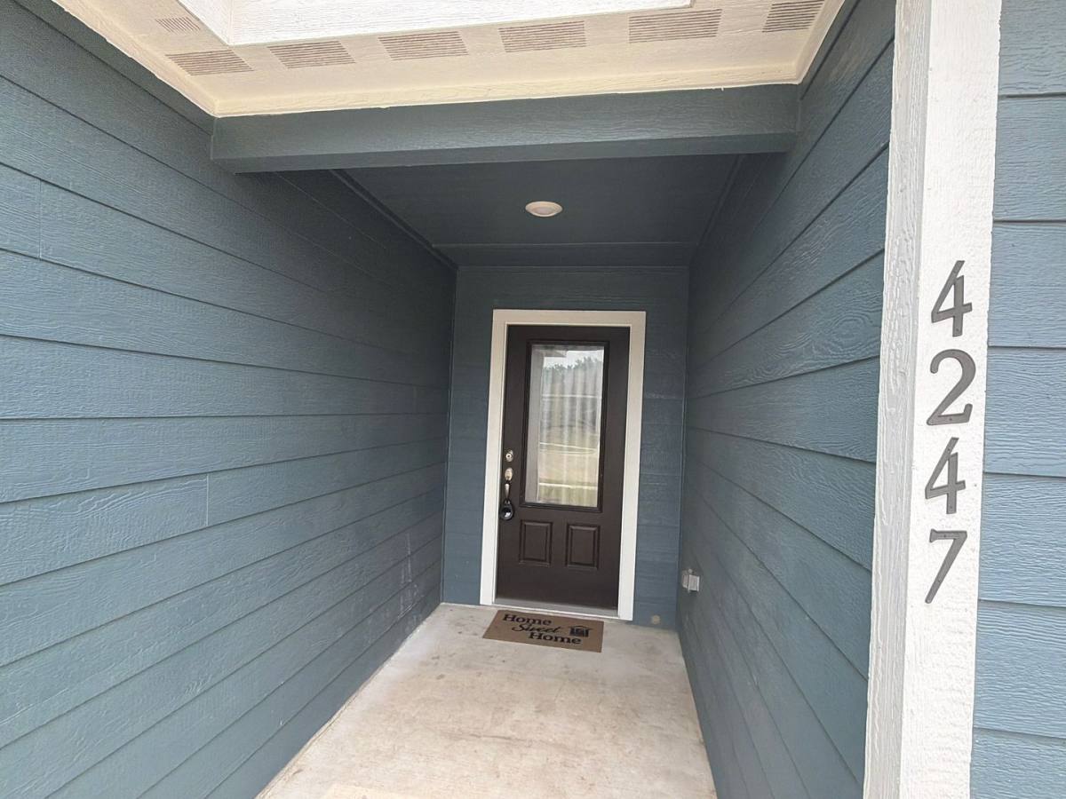 House for rent at 4247 Possumhaw Dr, Dallas, TX 75241