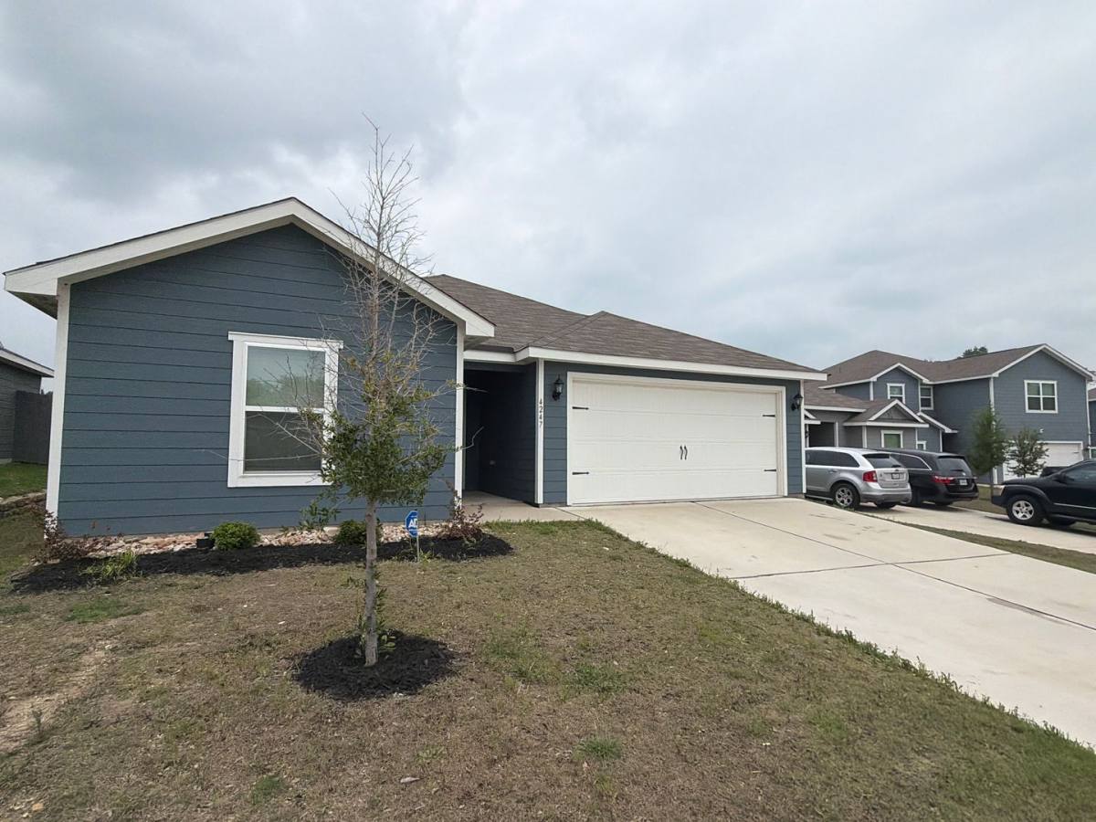 House for rent at 4247 Possumhaw Dr, Dallas, TX 75241