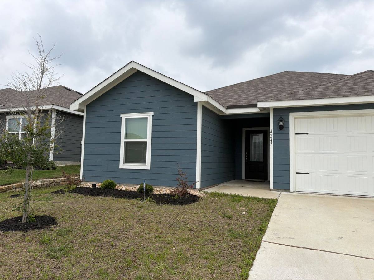House for rent at 4247 Possumhaw Dr, Dallas, TX 75241