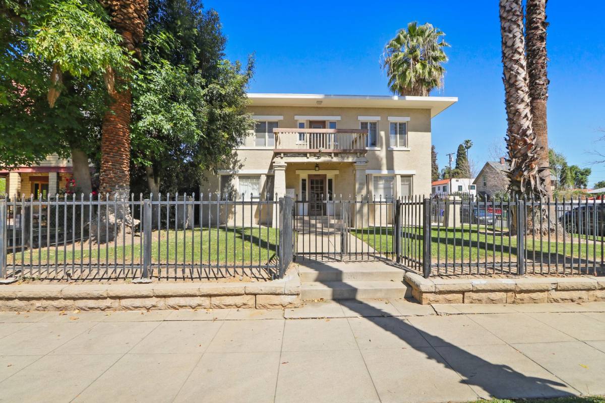 Apartment for rent at 3909 5th St, Riverside, CA 92501