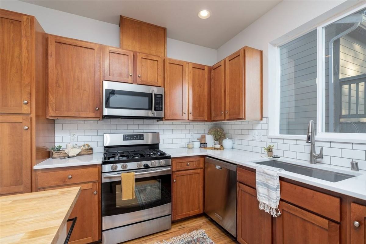 House for rent at 132 S 41st St, Bellingham, WA 98229