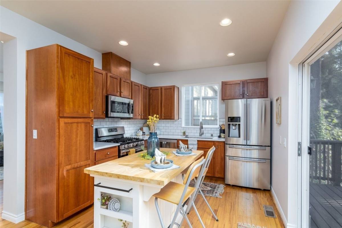 House for rent at 132 S 41st St, Bellingham, WA 98229