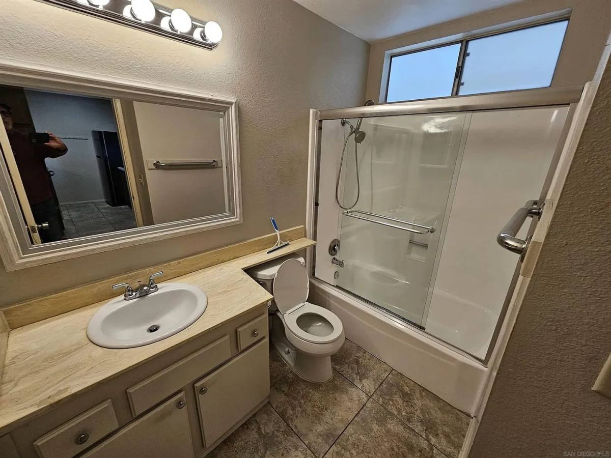 Apartment for rent at 6675 Mission Gorge Rd, San Diego, CA 92120
