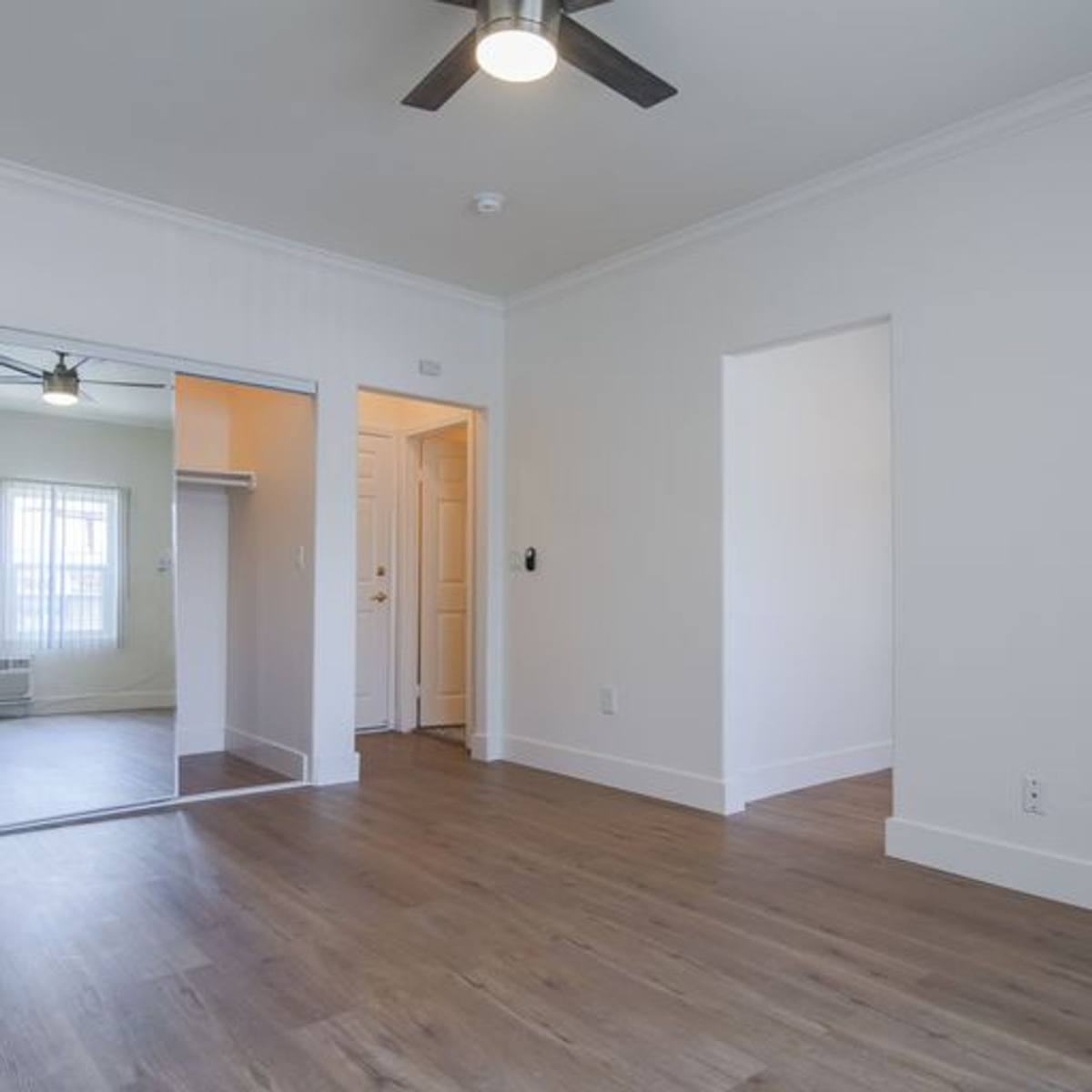 Apartment for rent at 5200 Hollywood Blvd, Los Angeles, CA 90027