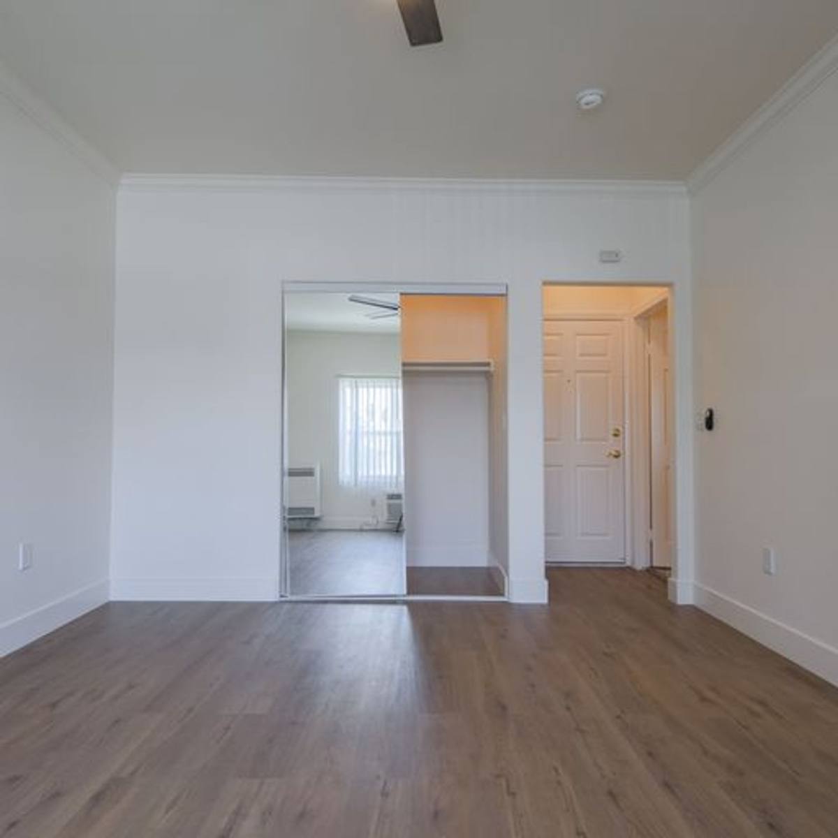 Apartment for rent at 5200 Hollywood Blvd, Los Angeles, CA 90027
