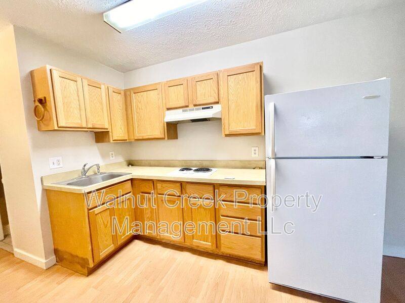 Apartment for rent at 4461 Oberlin Ave #A, Lorain, OH 44053