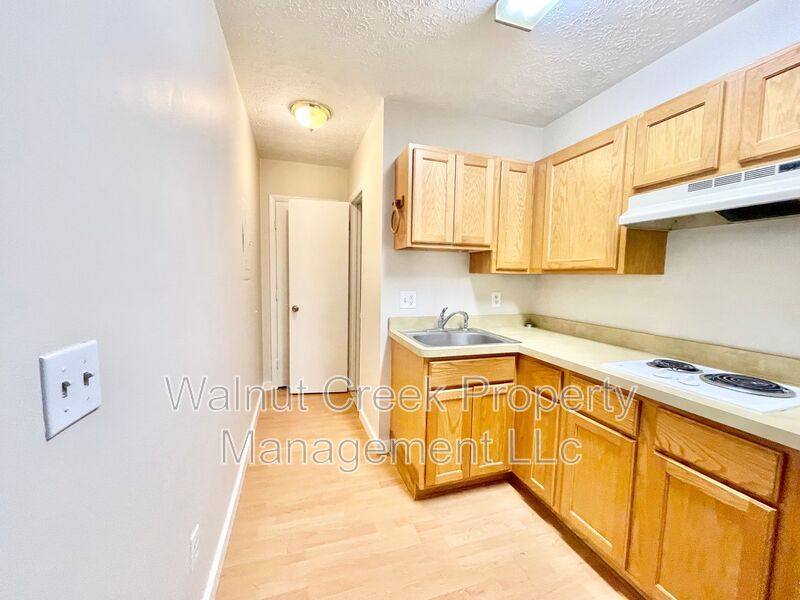 Apartment for rent at 4461 Oberlin Ave #A, Lorain, OH 44053