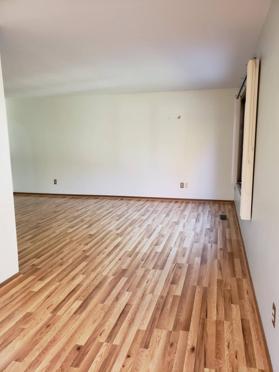 House for rent at 127 Jerry Liefert Dr, Monticello, MN 55362