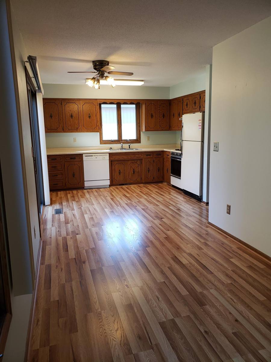House for rent at 127 Jerry Liefert Dr, Monticello, MN 55362