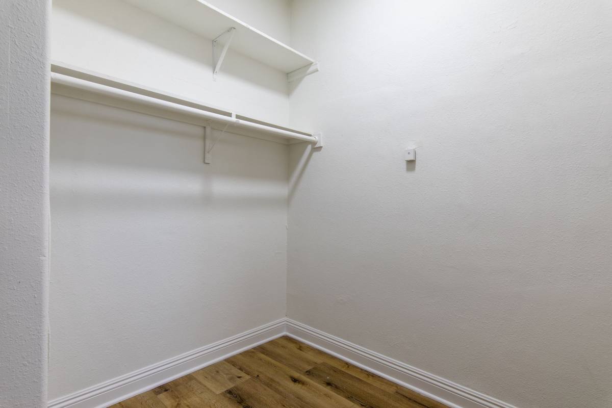Apartment for rent at 132 S Westmoreland, Los Angeles, CA 90004