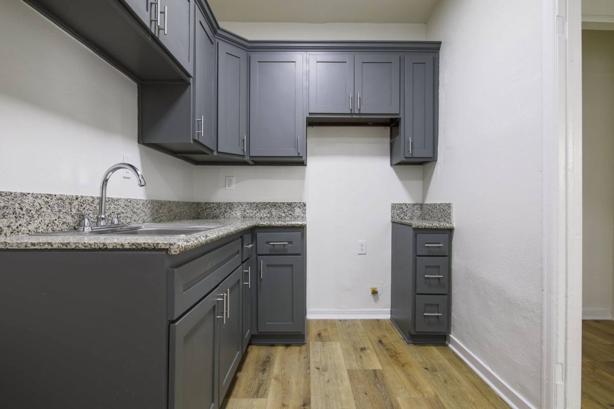 Apartment for rent at 132 S Westmoreland, Los Angeles, CA 90004