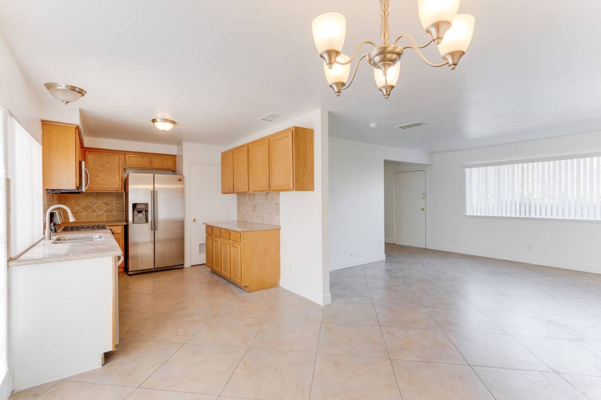 Townhouse for rent at 6224 Meadow Vista Lane, Las Vegas, NV 89103