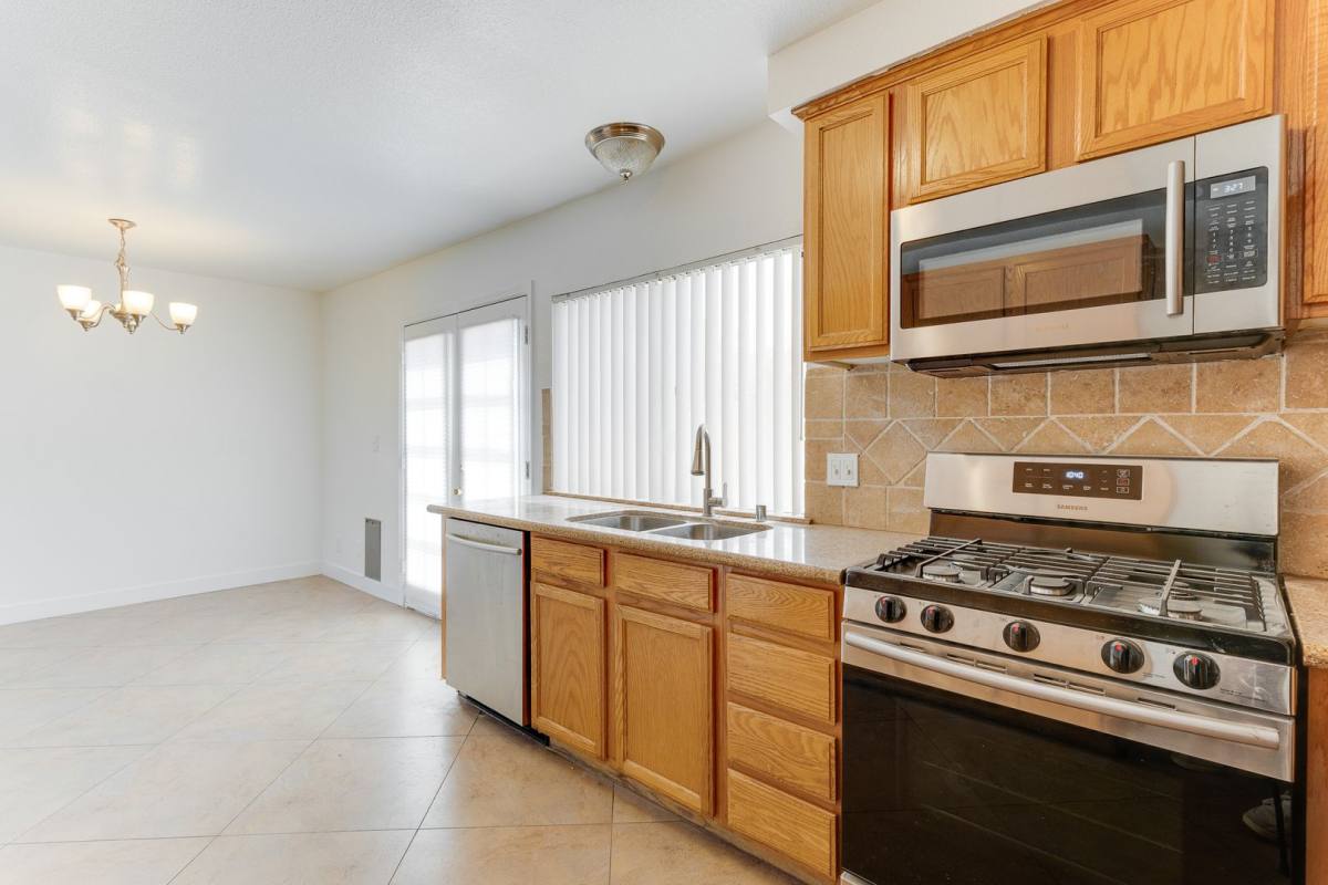 Townhouse for rent at 6224 Meadow Vista Lane, Las Vegas, NV 89103