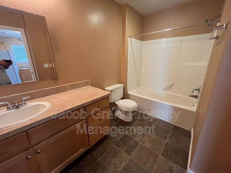 Apartment for rent at 975 Eve Dr #1, Idaho Falls, ID 83401