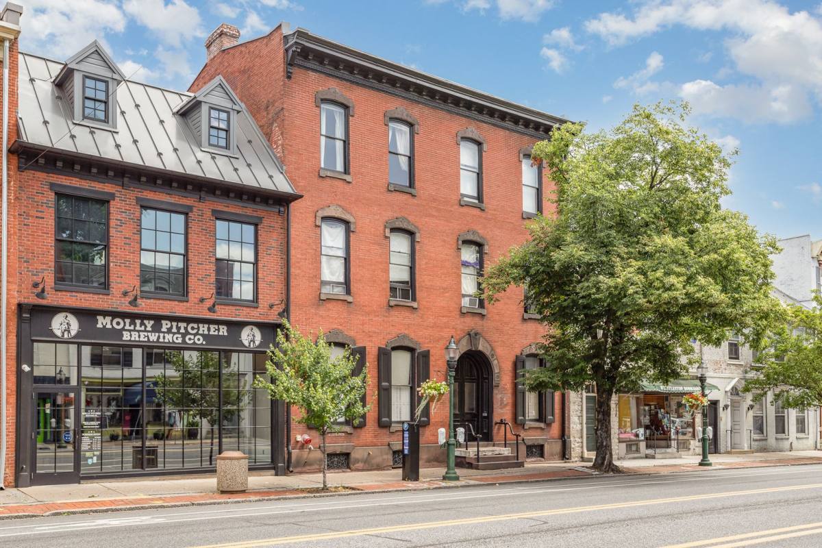 Apartment for rent at 133 W High St, Carlisle, PA 17013