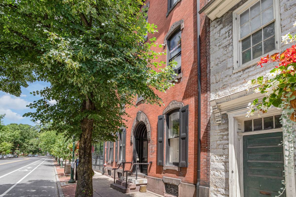 Apartment for rent at 133 W High St, Carlisle, PA 17013