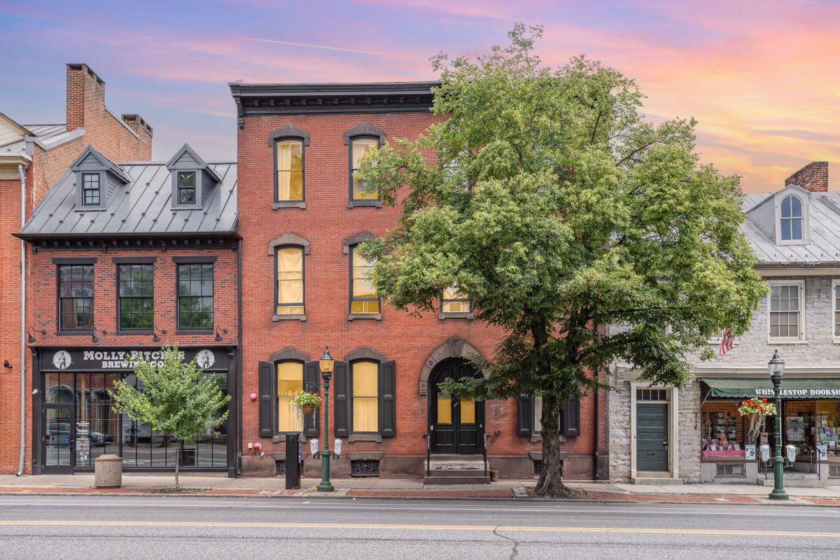 Apartment for rent at 133 W High St, Carlisle, PA 17013
